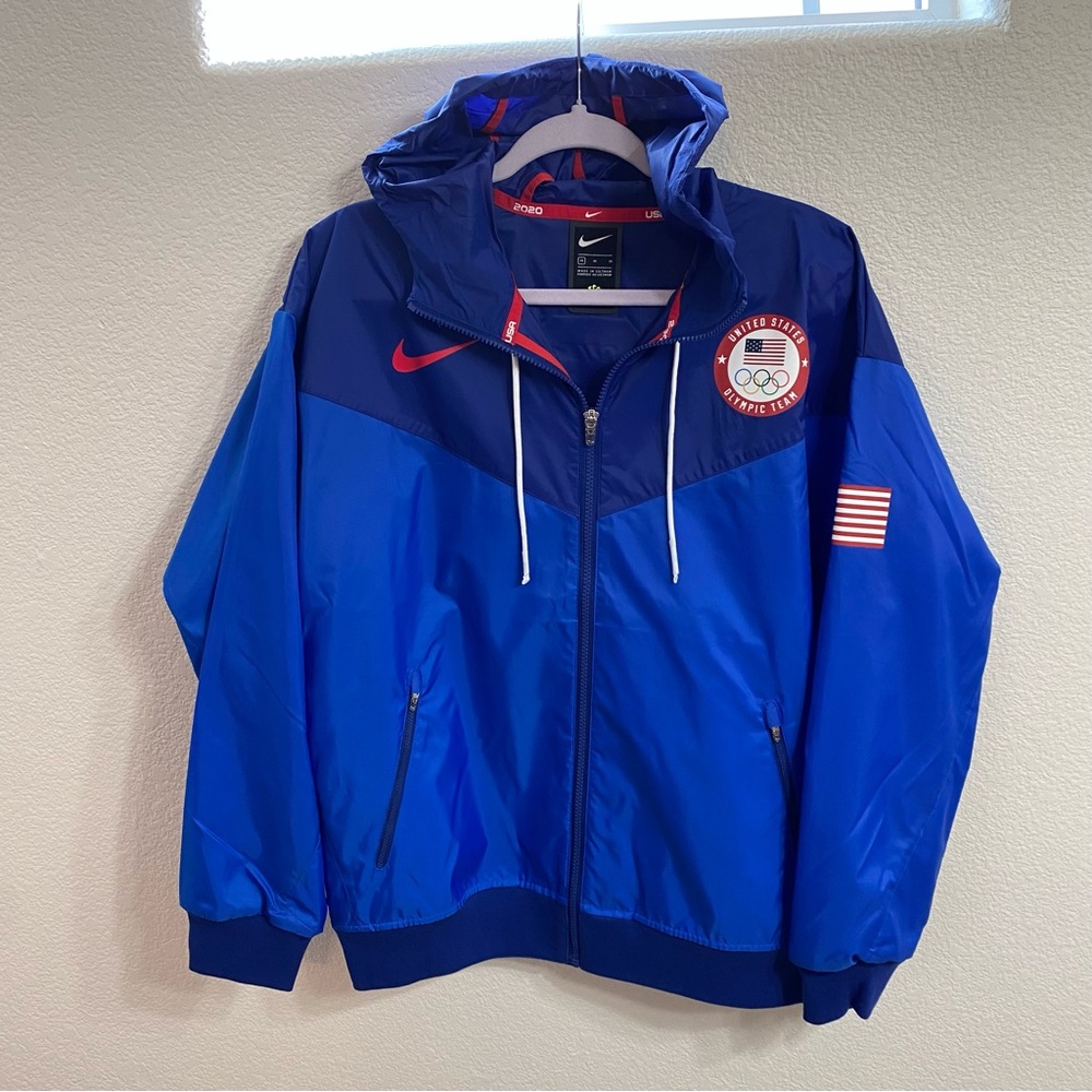 Team USA 2020 Nike Windrunner Jacket size medium